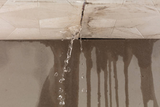 Professional Water Extraction technician working in Long Beach, NY